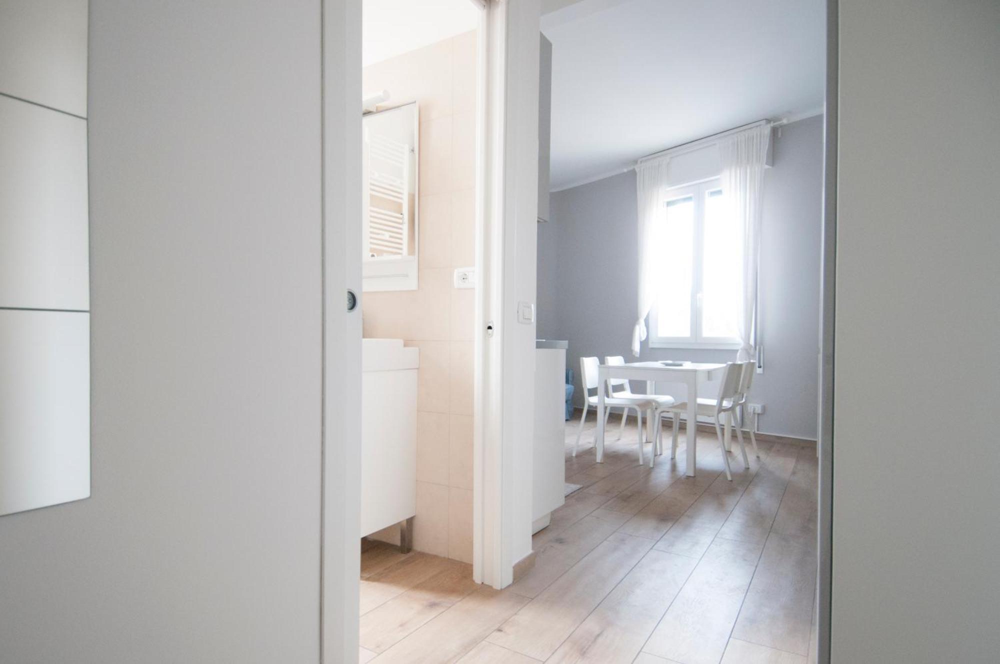 Blanco Apartment - Ambrogiohost Болоня Екстериор снимка