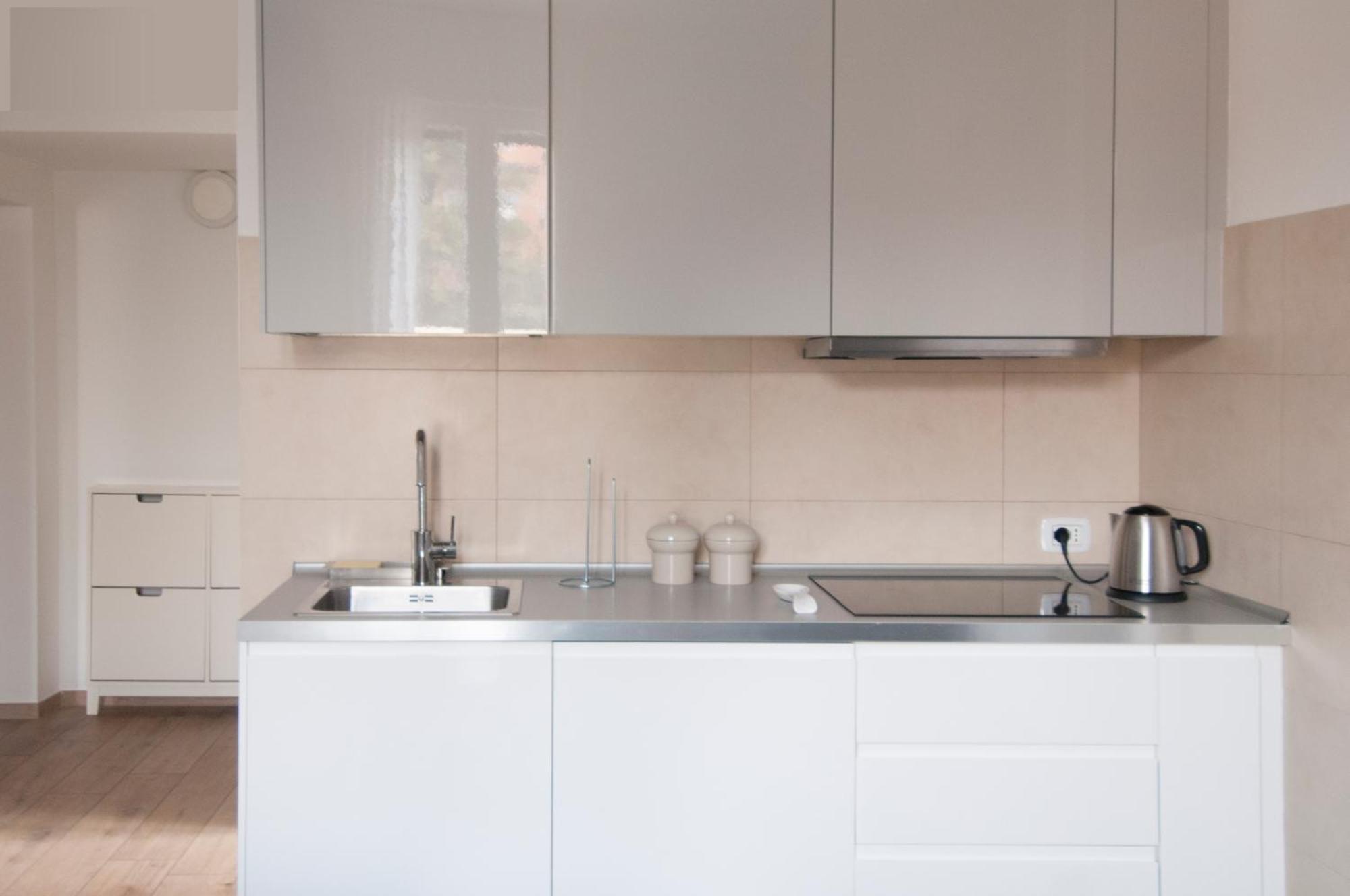 Blanco Apartment - Ambrogiohost Болоня Екстериор снимка