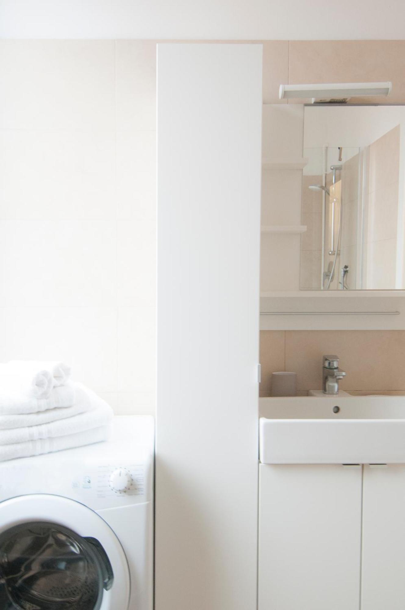 Blanco Apartment - Ambrogiohost Болоня Екстериор снимка