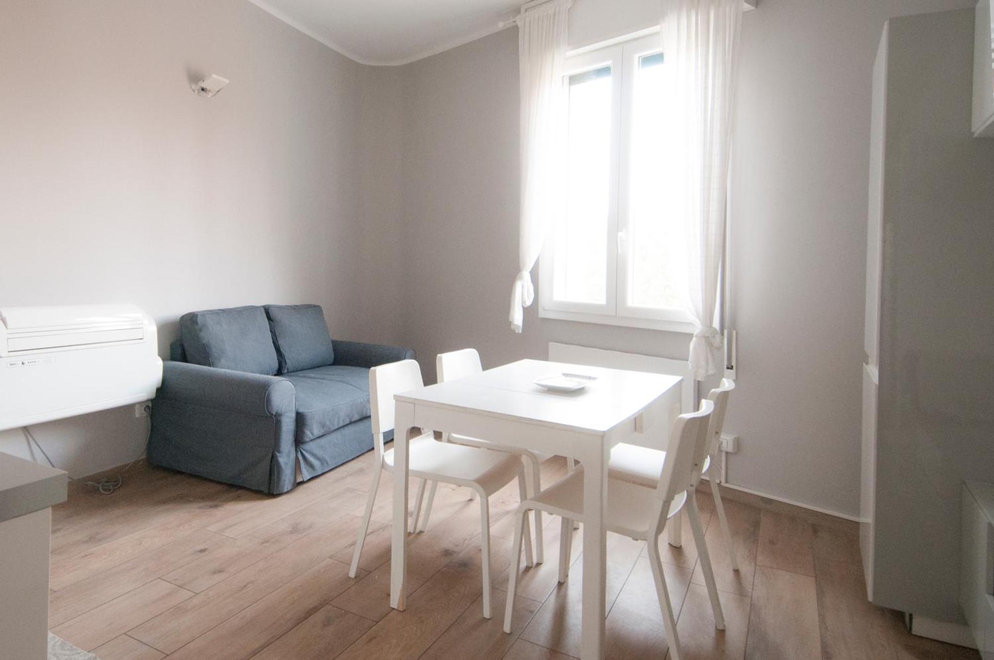 Blanco Apartment - Ambrogiohost Болоня Екстериор снимка
