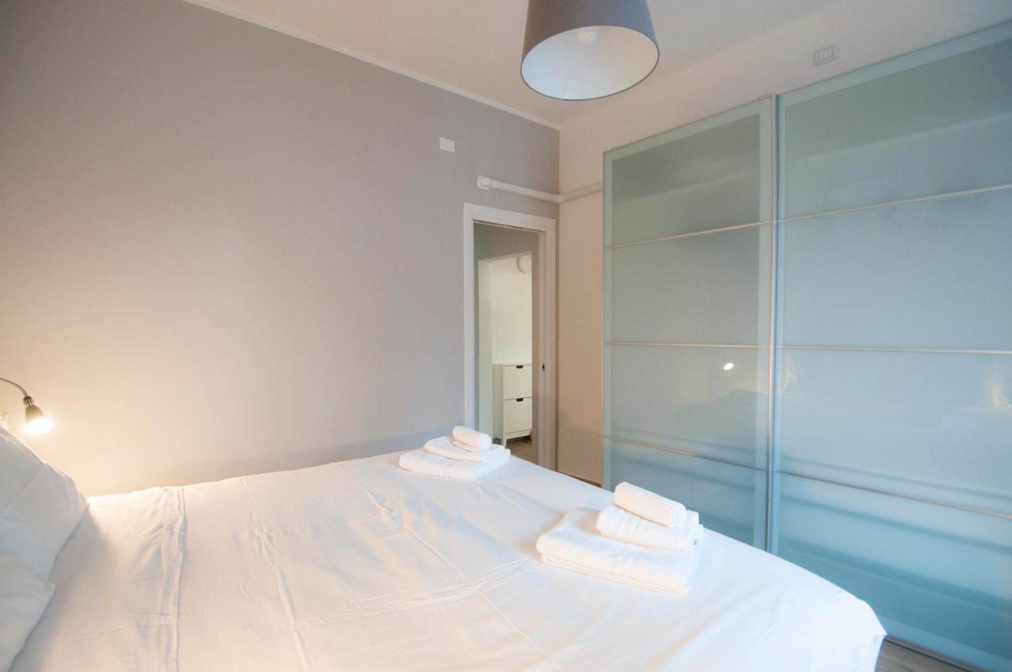 Blanco Apartment - Ambrogiohost Болоня Екстериор снимка